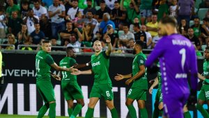 Пияни и дрогирани фенове аут от мача на Лудогорец, няма да има и бомби