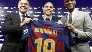 Скандал в Испания: Барса вече легално купува мачовете си