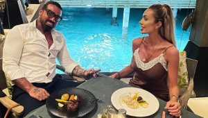 Златка отмъсти на Благо: Изловиха плеймейтката с нов мъж + СНИМКИ