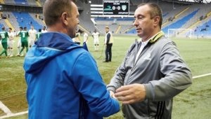 Мъри опъна Тройчо Младенов с 3:0 в Казахстан