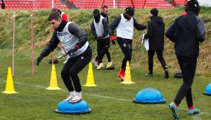 Разделя ли се ЦСКА с национал? Ето истината