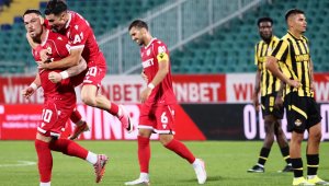 Слаб ЦСКА с драматична победа, Христо Янев е пътник