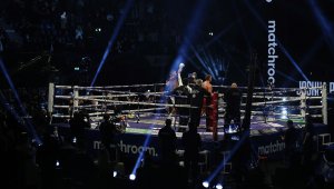 Франк Мир се надъха за мача срещу Кобрата + СНИМКА