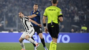 Юве и Наполи в битка за Един Джеко