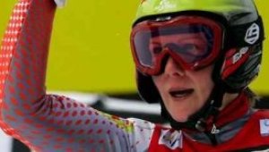 Никол Хосп спечели слалома на финалите за световната купа