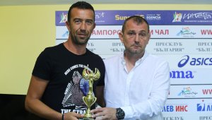 Георги Петков ще пази за Славия и на 44