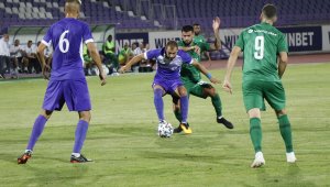 Лудогорец се измъчи срещу Етър, но все пак победи + ВИДЕО