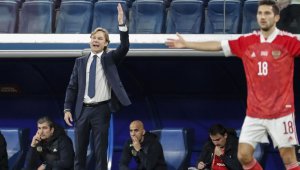 Карпин подкара със снежни топки играчите на Русия