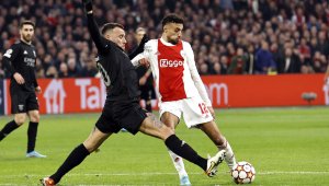 Байерн с трансферен удар, уреди звезда на Аякс