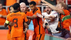 "Лалетата" на Ван Гаал се събудиха и разбиха Черна гора на 4 парчета