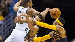 Милуоки спря победната серия на Кливланд