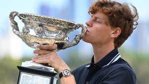 Удар по Синер: Гаджето му се върна при бившия си + СНИМКИ