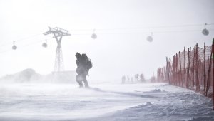 Ураганен вятър прекрати гигантския слалом при мъжете в Зьолден