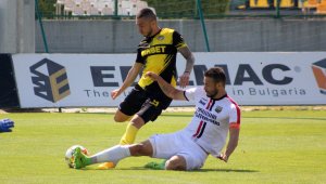 Желко Петрович започна с победа в Ботев