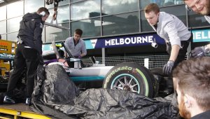 Росберг катастрофира на "Албърт Парк"