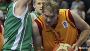 Левски се уреди с македонски национал