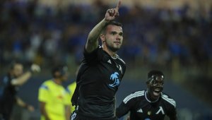 Бягство? Голмайсторът на Левски си бие камшика от „Герена“?