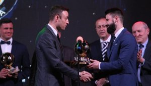 Най-добрите футболисти и треньори по категории, всички награди за 2021