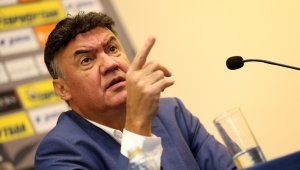 УЕФА предупреди БФС за оставката на Боби Михайлов