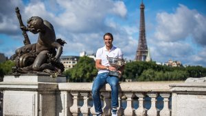 Надал се подлага на ново лечение, за да спаси кариерата си