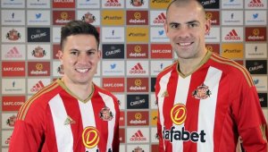 Официално: Съндърланд взе Дарън Гибсън и Брайън Овиедо