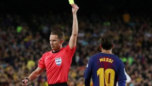 Лют скандал! Меси обиждал съдията с думите "Ти си все същото лай*о"