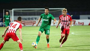 Лудогорец се разделя с Манолев и Броун