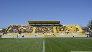 Стана ясно ще получи ли лиценз базата в Коматево за мачове от Първа лига