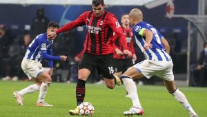 Разочароващ Милан спечели първата си точка в Шампионската лига с луд късмет