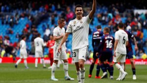 "Кралете" днес: Благи и отново нестабилни отзад