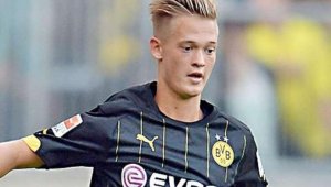 Тухел ще спира Бербатов с 16-годишен?