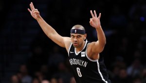 В Лейкърс започнаха да попълват състава