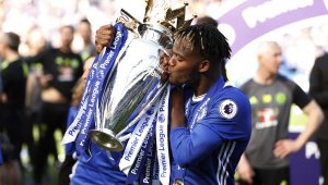 Неблагодарно! Челси може да натири героя Батшуай