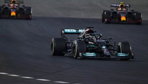 Нищо не е свършило! Мерцедес оспорва титлата на Верстапен