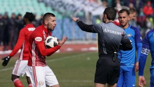 Джеси: Много ме е яд! Не заслужавах изобщо червен картон, съдиите винаги са срещу нас + ВИДЕО