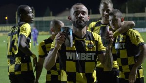 Ботев срещу Ботев: "Канарчетата" ликуват