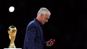 Какъв Зидан? Дидие Дешан остава селекционер на Франция до 2026 година