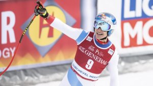 Швейцарец пак доминира в ските