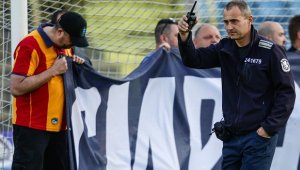 Журналист оплю мощно Наско Сираков: Шмекер! Жалък президент!