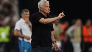 Моуриньо с едно условие да остане в Рома