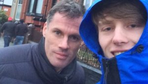 И Карагър скочи на "алчните коп**ета" в Ливърпул