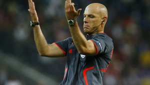 Хауърд Уеб: Фелайни е бандит!