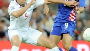 Ъпсън титуляр срещу Словения