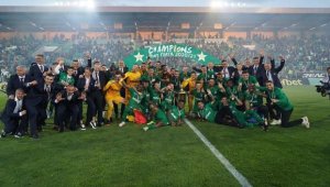 Съперникът на Лудогорец впечатли с мацки + СНИМКА