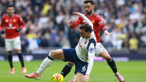 Юнайтед измъкна точка в зрелище срещу Тотнъм