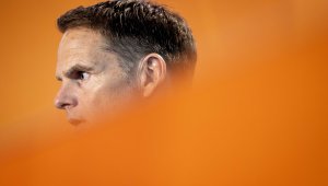 "Увяхващото лале" де Бур зависи от развоя на Евро 2020