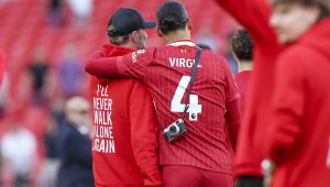 И той ли си тръгва? Мистерия около ван Дайк!