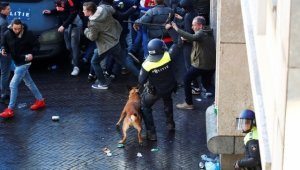 Трима полицаи пострадаха преди Тотнъм - Аякс