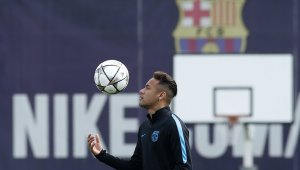 Кафу: За Неймар ще е по-добре да остане в Барса