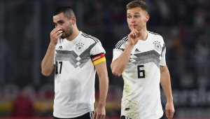 Гюндоган и Кимих не могат да играят заедно